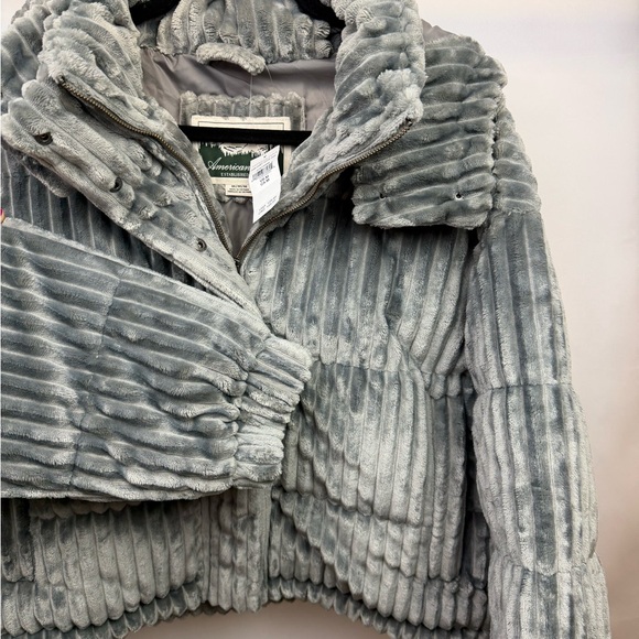 American Eagle Plush Puffer Jacket – Gray – Size M – NWT - Picture 6 of 11